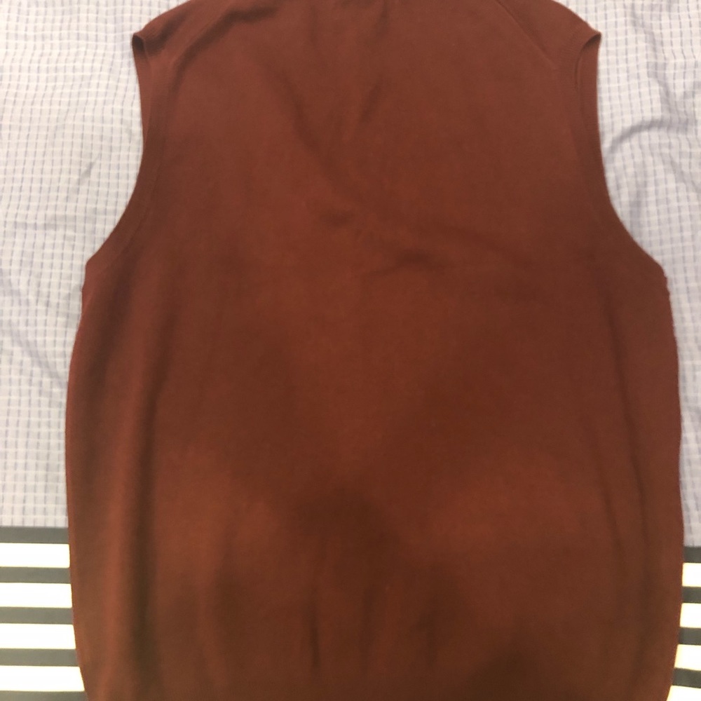 NWT Men’s Sweater Vest Size Medium - Picture 3 of 3